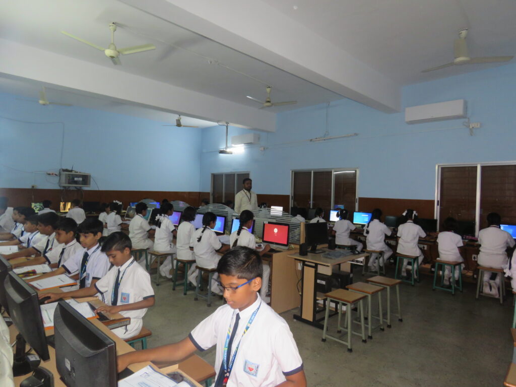 COMPUTER LAB